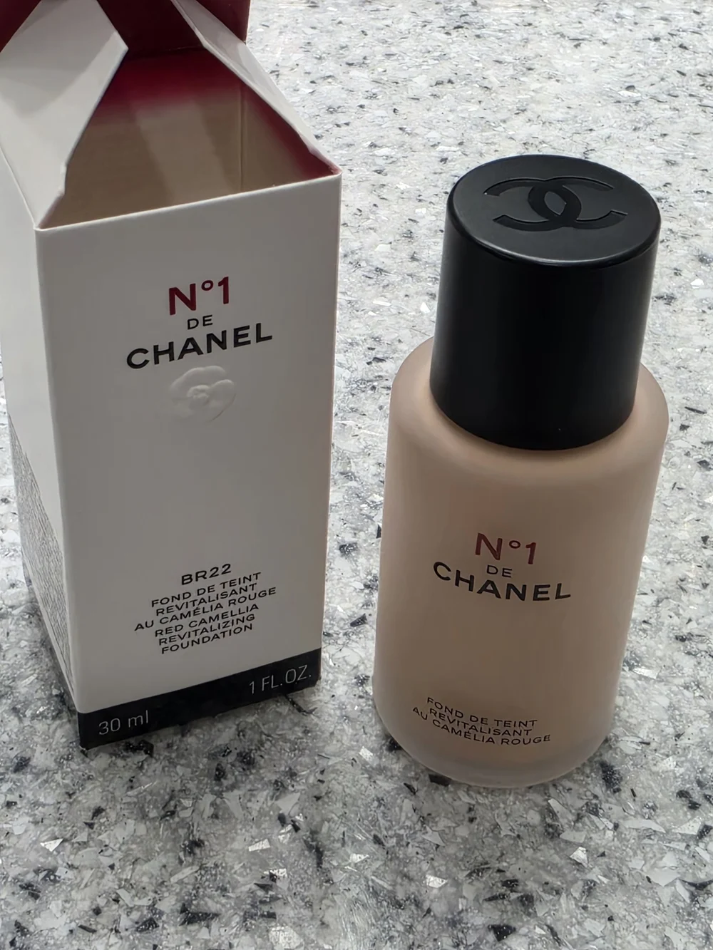 CHANEL buildable radiant